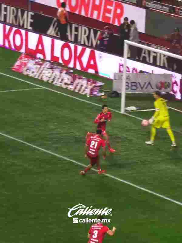 墨西哥17歲新星吉爾伯托·莫拉勺子點球破門,記者盛贊:天才瘋子