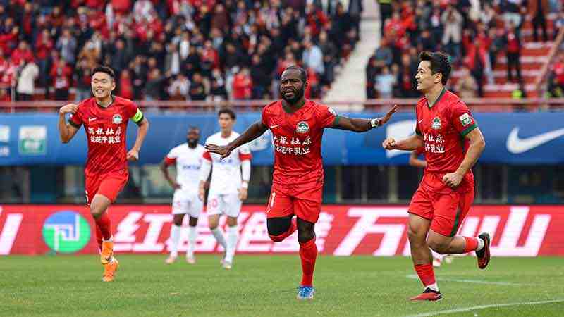 中超-阿奇姆彭破門恩里克進(jìn)球 河南隊平云南玉昆